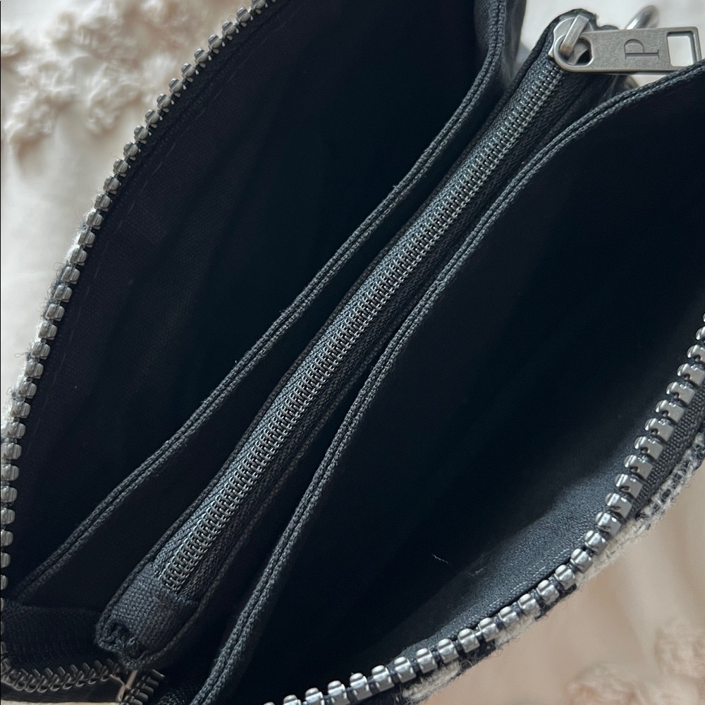 Pendleton - Picture 3 of 4